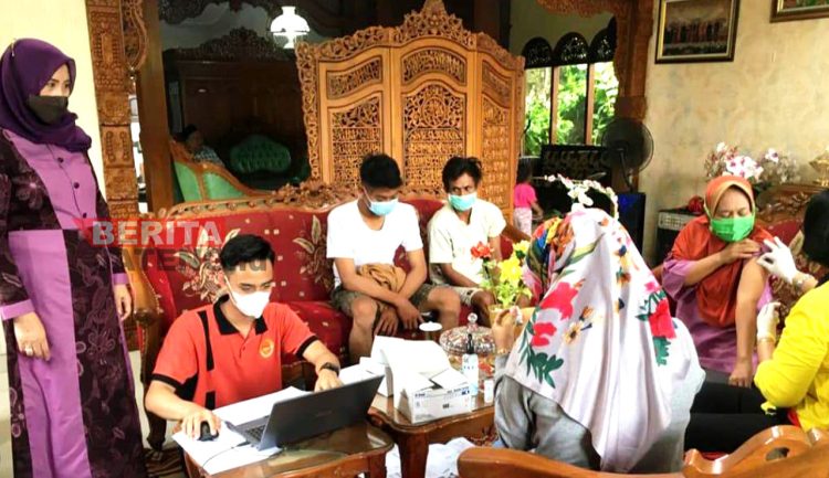Dorong Percepatan Vaksinasi Covid -19, Muntamah Fasilitasi Tempat Vaksinasi