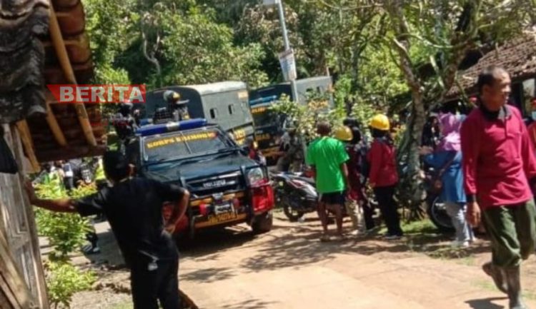 Pengukuran Tanah Bendungan Wadas Purworejo Dapat Pengawalan Ratusan Petugas Gabungan 1 Pengukuran Tanah Bendungan Wadas Purworejo Dapat Pengawalan Ratusan Petugas Gabungan