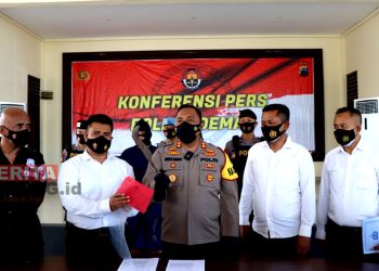 Pelaku begal bersenjata tajam berhasil diringkus di Mapolres Demak. (Dok. Polres Demak)