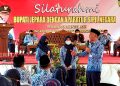 Bupati Jepara berdialog dengan para ASN dalam acara Bina Mental ASN se-Kecamatan Welahan di halaman SMPN 2 Welahan, Kamis (17/3). (MUS/Koran Lingkar)