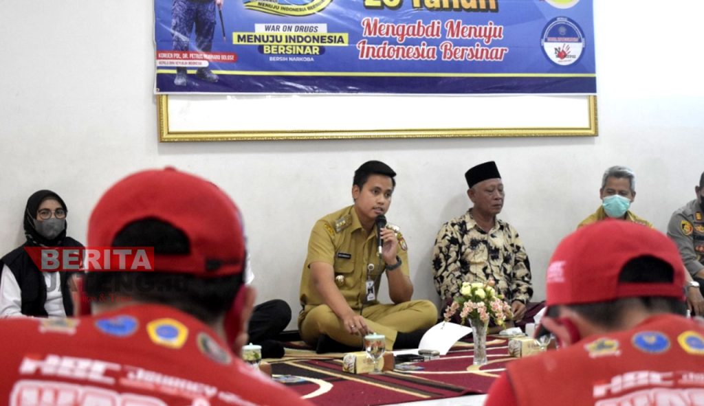 Bupati Kendal, Dico Ganinduto saat memberikan penjelasan terkait penerapan sekolah bersinar. (UNG/Koran Lingkar)