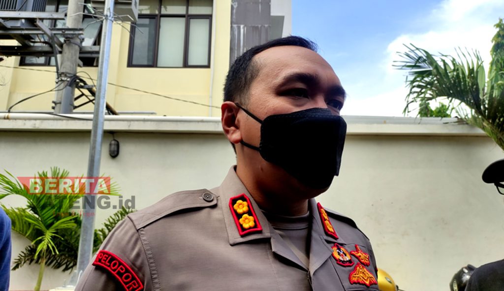 Kapolres Kudus AKBP Wiraga Dimas Tama saat menjawab pertanyaan dari awak media, Jumat (25/3). (NHS/Koran Lingkar)