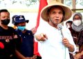 DPRD Jateng Dorong Kesejahteraan Petani Gurem 18 Ketua Komisi B DPRD Provinsi Jateng Sumanto saat berada di hadapan Gapoktan Guyub Rukun di pelataran Desa Bero Kecamatan Trucuk Kabupaten Klaten pada 23 Desember 2021. (Dok. DPRD Jateng)