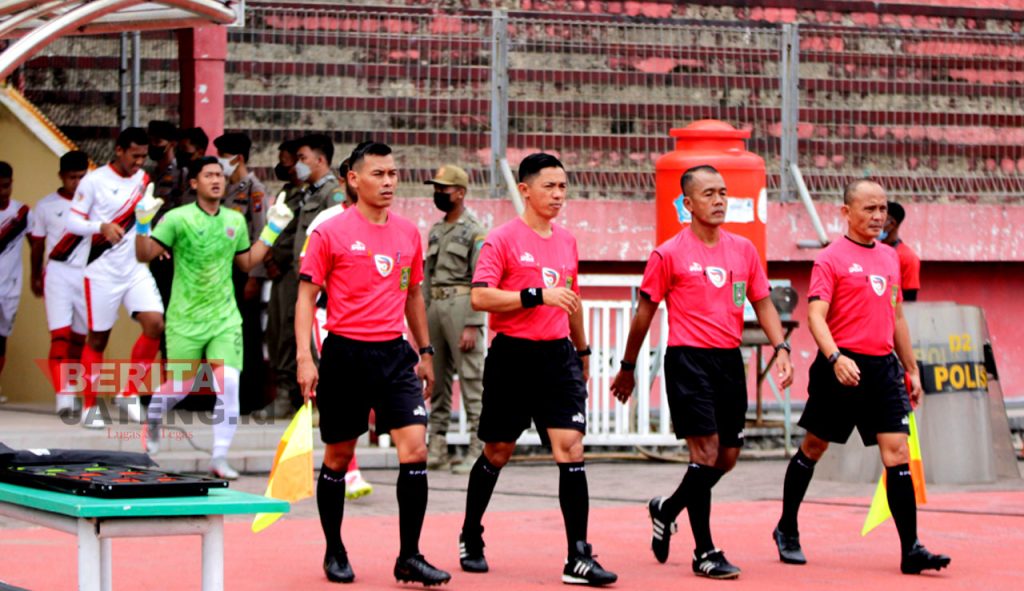 Jajaran wasit yang memimpin pertandingan Persipa Pati melawan Putra Delta Sidoarjo di Liga 3. (Dok. Persipa Pati)
