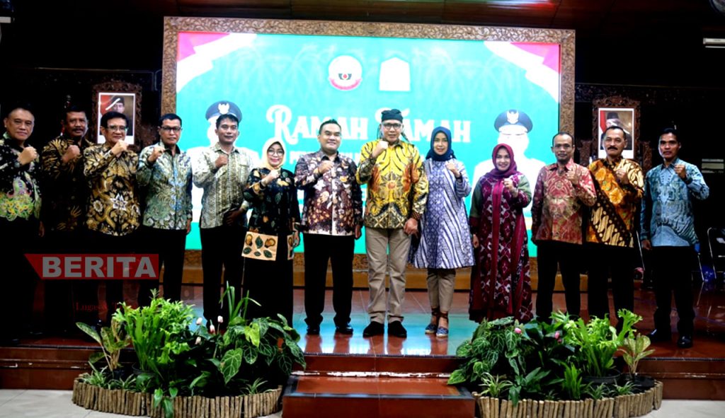 Gubernur Aceh, Nova Iriansyah bersama Bupati Blora, Arief Rohman dan jajaran. (Dok. Prokompim Blora)