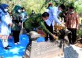 Gubernur Aceh Siap Bantu Pemugaran Makam Pocut Meurah Intan di Blora 18 Gubernur Aceh, Nova Iriansyah bersama Bupati Blora, Arief Rohman ziarah di Makam Pocut Meurah Intan di Blora. (Dok. Prokompim Blora)