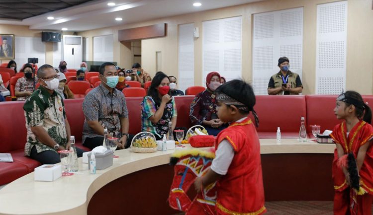 Wali Kota Semarang, Hendrar Prihadi saat menghadiri kegiatan deklarasi satuan pendidikan ramah anak non formal di Balai Kota Semarang. (ADI/Koran Lingkar)