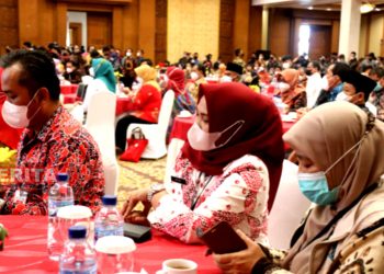 Wakil Bupati Blora, Tri Yuli Setyowati ST., MM., mengikuti pembukaan Konferensi Kota Kabupaten Sehat Indonesia 2022 atau Healthy Cities Summit 2022 di Kota Semarang, Senin (28/3). (Dok. Humas Blora)