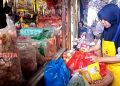 Jelang Ramadan, Bupati Kudus Minta Disdag Gencarkan Monitoring 19 Pedagang saat berjualan komoditas pangan di Kabupaten Kudus. (AEM/Koran Lingkar)