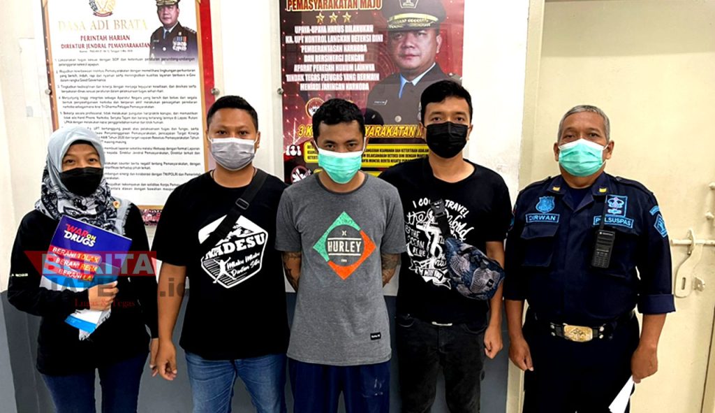 Bentuk sinergitas divisi pemasyarakatan Kemenkumham Jateng dengan BNNP di Lapas. (ADH/Koran Lingkar)