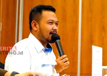 Ketua DPC Gerindra Kudus, Sulistyo Utomo saat menyampaikan pendapatnya. (AEM/Koran Lingkar)