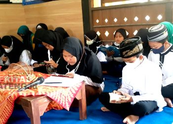 Pembacaan ayat suci AlQuran oleh Taman Pendidikan AlQuran (TPQ) Al-Huda Desa Todanan RT 02/RW 02 Kecamatan Todanan. (Istimewa)