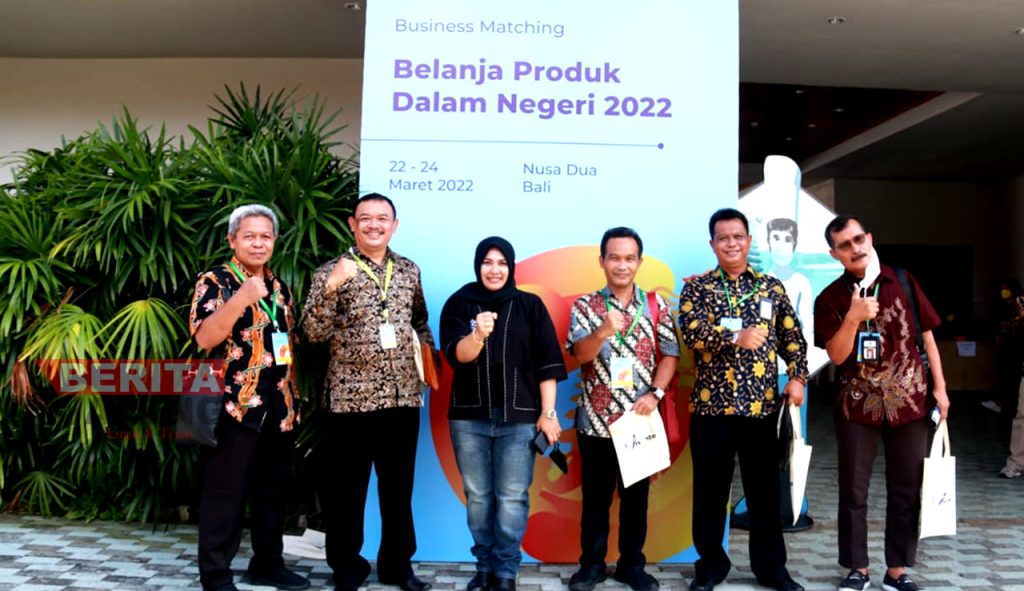 Wakil Bupati Blora beserta Asisten Administrasi Umum, Staf Ahli Bupati Blora, Kepala Dindagkop UKM, Kepala Dinperinaker Blora, Kepala Bagian PBJ Setda Blora dalam Kegiatan Business Matching di Grand Hyatt Nusa Dua, Bali, Jumat (25/3). (Istimewa)