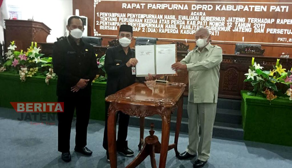 Pengesahan Raperda Disabilitas dan Inovasi Daerah oleh Bupati Haryanto dan H. Hardi. (ARF/Beritajateng.id)
