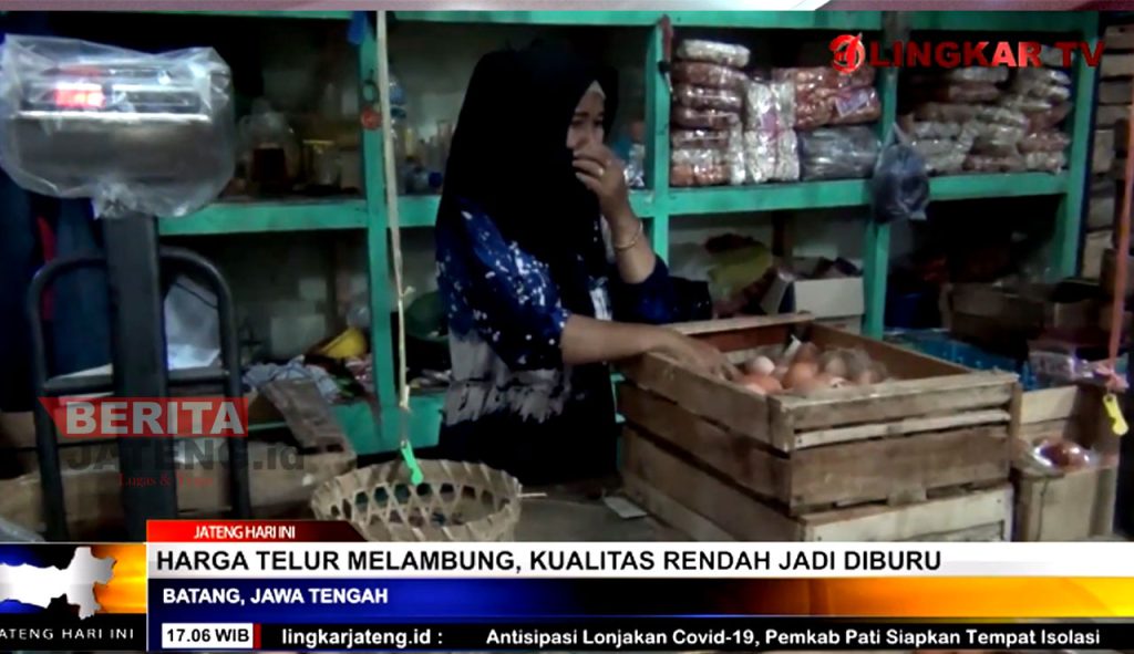 Pedagang telur di Pasar Tradisional Kabupaten Batang. (Tangkapan Layar Lingkar TV)