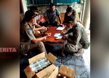 Satpol PP melakukan pendataan pengedar miras di Kabupaten Jepara (MUS/Koran Lingkar)