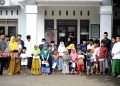 Ramadhan Berbagi, Karang Taruna Lahar Bagikan Ratusan Takjil dan Santuni Puluhan Anak Yatim 16 Santunan anak yatim oleh Karang Taruna Mandala, Desa Lahar, Pati. (Beritajateng.id)