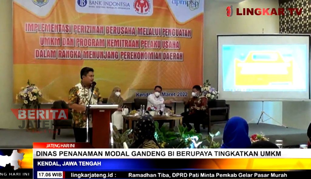 Program implementasi perizinan berusaha oleh Dinas Penanaman Modal dan Pelayanan Terpadu Satu Pintu (DPMPTSP) Kendal bekerja sama dengan Bank Indonesia di salah satu hotel di Kendal. (Tangkapan Layar Lingkar TV)