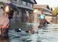 Banjir Rob Semarang Masih Tinggi, Sejumlah Pabrik Liburkan Karyawan 16 Banjir Rob Semarang Masih Tinggi, Sejumlah Pabrik Liburkan Karyawan