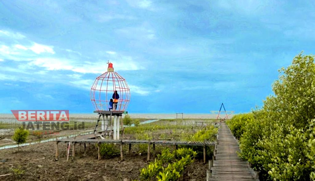 Pantai Kertomulyo, Desa Kertomulyo, Kecamatan Trangkil, Pati. (ARF/Beritajateng.id)