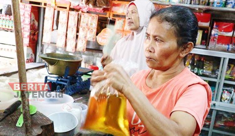 Harga Minyak Goreng di Jepara Masih Tinggi