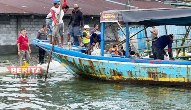 Penambalan Tanggul Jebol di Kawasan Pelabuhan Tanjung Emas Semarang Terus diupayakan