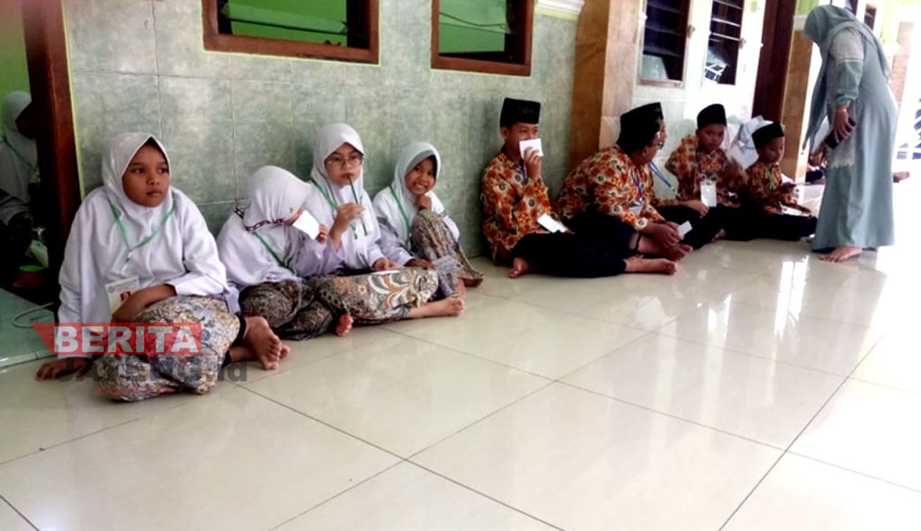 Sejumlah santri Pondok Pesantren Madinathul Quran, Pecangaan Winong, Kabupaten Pati. (ARF/Beritajateng.id)
