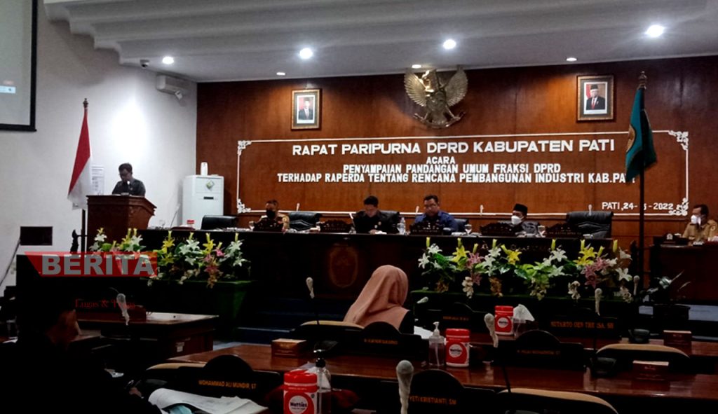 Beberapa tempat duduk anggota DPRD Pati tampak kosong saat Rapat Paripurna, belum lama ini. (ARF/Beritajateng.id)