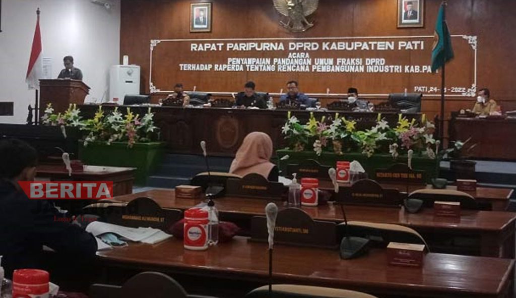 Suasana Rapat Paripurna penyampaian pandangan umum Fraksi DPRD Pati terhadap Raperda tentang Rencana Pembangunan Industri Pati. (Istimewa)