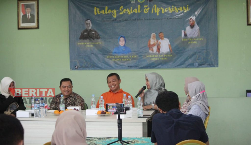 Dialog Interaktif HMPS BKI IAIN Kudus bertema Aktualisasi Peran Tokoh Sosial dalam Pengimplementasian Kemanusian, di Gedung SBSN lantai 1 IAIN Kudus, belum lama ini. (NHS/Koran Lingkar)