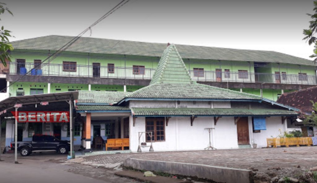 Potret salah satu sekolah madrasah berbasis boarding school, Al Isti'anah Boarding School yang berlokasi di Jalan Ronggo Warsito Gang Nangka, Plangitan, Kecamatan Pati, Kabupaten Pati. (Gmap santri bedjo saklawase/Beritajateng.id)
