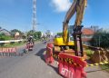 Pembongkaran Jembatan Juwana Mangkrak, Izin Belum Jelas 18 Alat yang disiapkan untuk pembongkaran Jembatan Juwana pada beberapa waktu lalu. (ZIZ/Koran Lingkar)