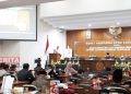 Rapat Paripurna DPRD, Bupati Pati Beri Jawaban terkait Raperda Pertanggungjawaban Pelaksanaan APBD 2021 15 Rapat paripurna jawaban Bupati Pati atas pandangan umum fraksi DPRD Pati terhadap Raperda Pertanggungjawaban Pelaksanaan APBD Kabupaten Pati tahun anggaran 2021. (Instagram @humas_dprdpati)