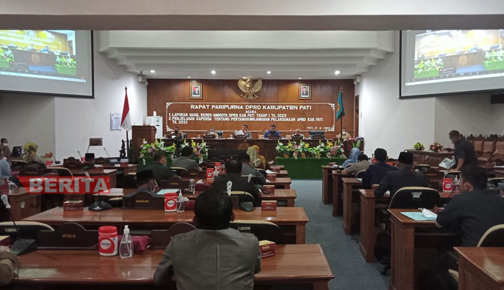 Suasana rapat paripurna DPRD Pati acara penjelasan Raperda tentang Pertanggungjawaban Pelaksanaan APBD Kabupaten Pati tahun anggaran 2021. (ARF/Beritajateng.id)