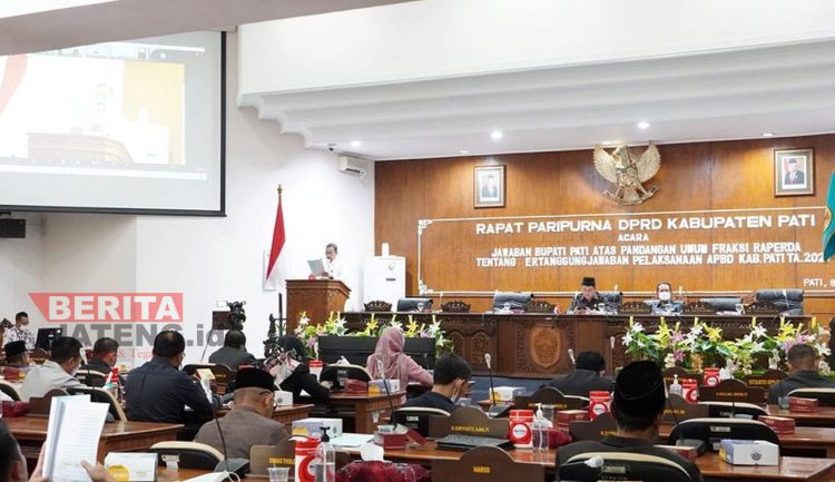 Suasana rapat paripurna agenda pembahasan Raperda tentang Pertanggungjawaban Pelaksanaan APBD Kabupaten Pati tahun anggaran 2021, Rabu (08/06). (Dok. Humas DPRD Pati)