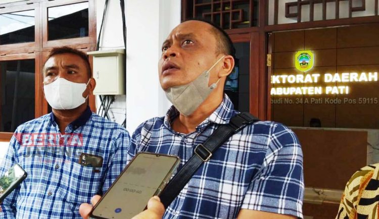 Kantor Inspektorat Digeruduk Laskar Joyokusumo Pati, Minta Kejelasan Tindak Lanjut Laporan Penyalahgunaan Dana Desa Banjarsari