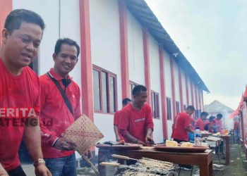1,2 Ton Nila, Meriahkan Festival Bakar Ikan dalam Rangka Refleksi Bulan Bung Karno di DPC PDI Perjuangan Pati