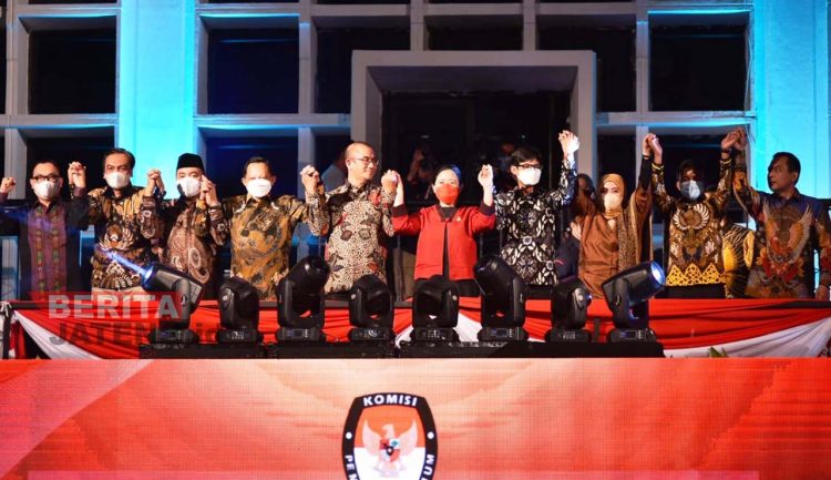 Tahapan Pemilu 2024 Resmi Dimulai, Puan Maharani : Ini Bukti Tidak Ada Penundaan 1 Tahapan Pemilu 2024 Resmi Dimulai, Puan Maharani : Ini Bukti Tidak Ada Penundaan