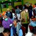 3 Jamaah Haji Debarkasi Solo Positif Covid-19 hingga Pemulangan Kloter 14 8 CEK KESEHATAN: Jamaah haji kloter 14 gabungan asal Kabupaten Klaten dan Sragen saat mengikuti tes antigen. (Antara/Beritajateng.id)