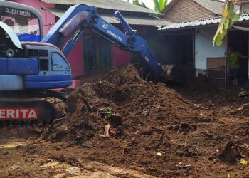 Rumah yang rusak akibat banjir di Desa Tunjungrejo, Kecamatan Margoyoso, Kabupaten Pati. (Aziz Afifi/Koran Lingkar)
