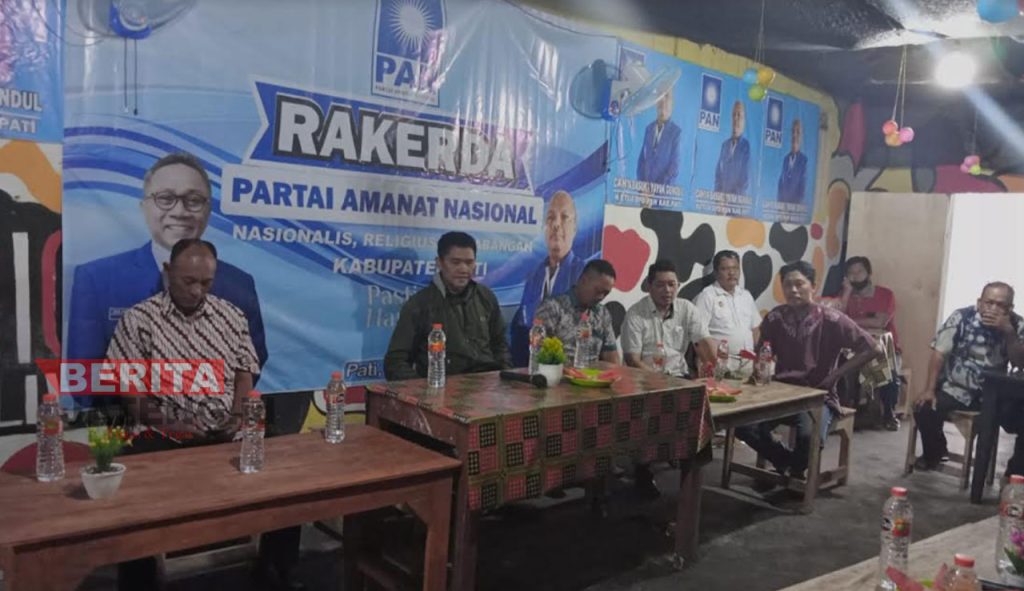 Tim sukses dan relawan Partai Amanah Nasional (PAN) Pati saat menghadiri Rakerda di kantor DPD PAN, Pati pada Jumat (08/07).(Arif Febriyanto/Beritajateng.id)