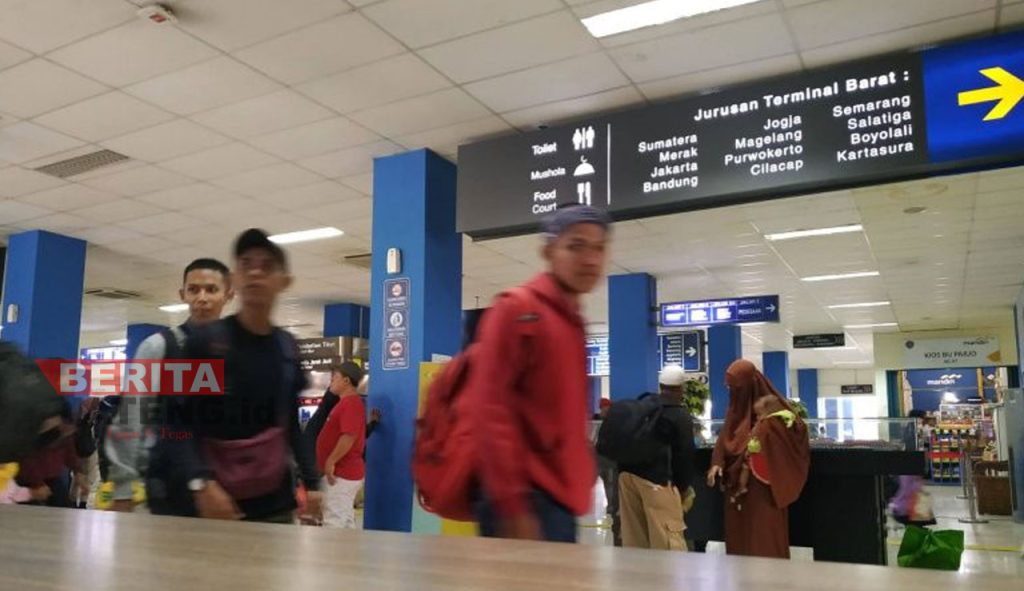 Suasana di Terminal Tirtonadi Solo. (Antara/Beritajateng.id)