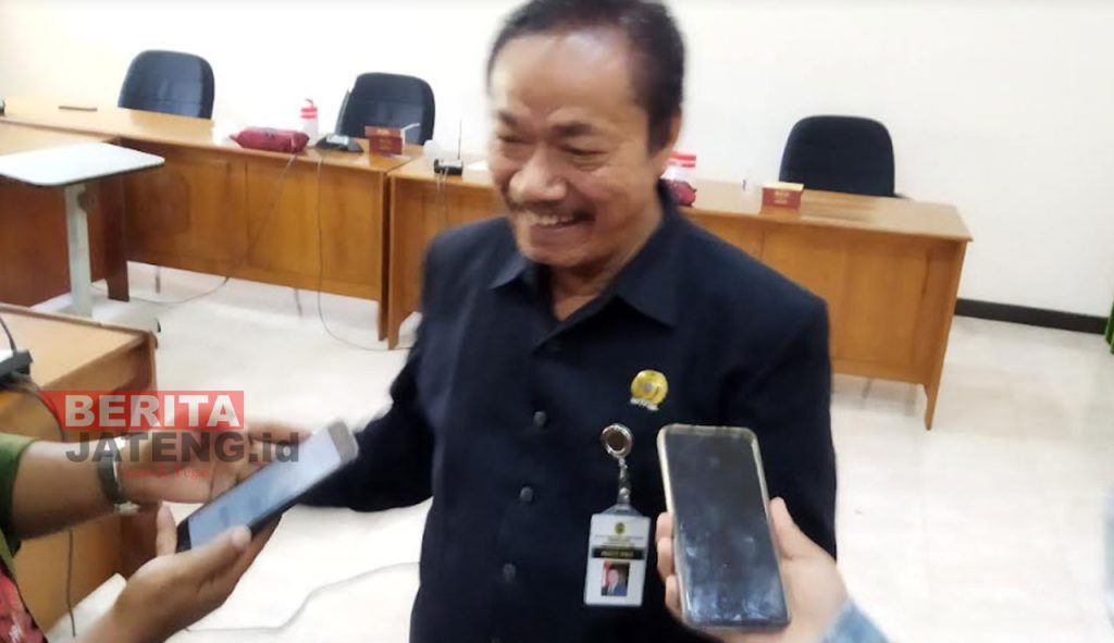 Ketua Bapemperda DPRD Pati, Suwarno saat menjelaskan terkait Raperda tentang Corporate Social Responsibilty (CSR), belum lama ini. (Aziz Afifi/Koran Lingkar)
