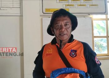 Kepala Desa Ngurenrejo, Kecamatan Wedarijaksa, Kabupaten Pati, Kasnawi. (Arif Febriyanto/Beritajateng.id)