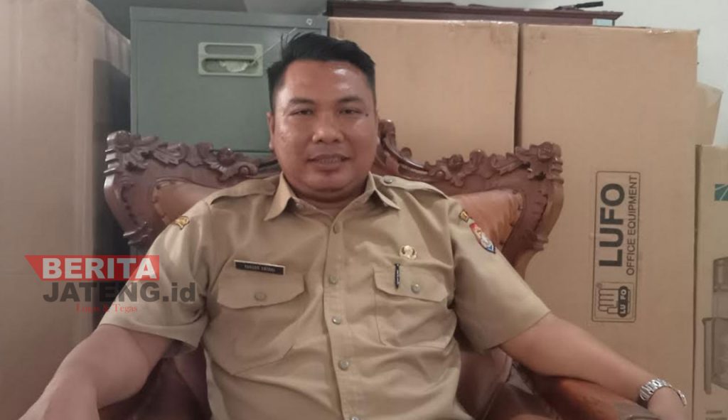 Kepala Dinas Pemberdayaan Masyarakat dan Desa (Dispermasdes) Kabupaten Kendal, Yanuar Fatoni. (Mualim/Koran Lingkar)