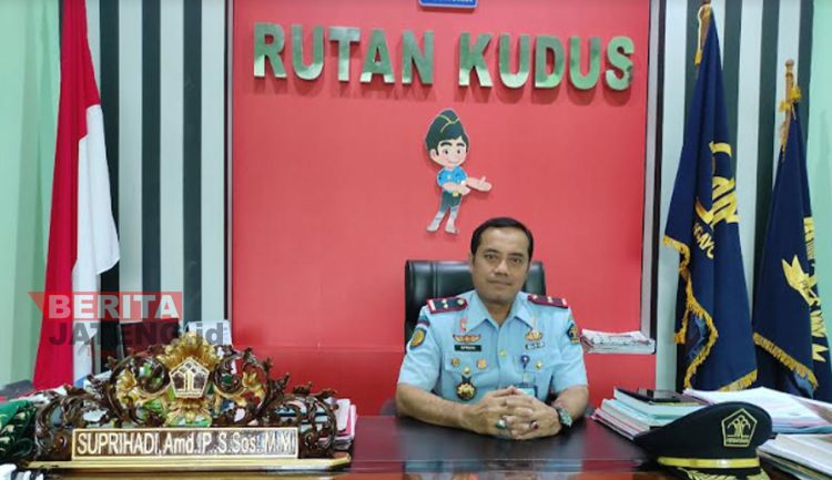 Kepala Rutan Kelas IIB Kabupaten Kudus, Suprihadi. (Nisa Hafizhotus S./Koran Lingkar)