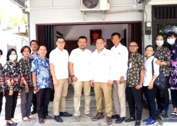 Ketua DPC Partai Gerindra Kudus, Sulistyo Utomo (tengah) bersama Pengurus PD Gekira Jawa Tengah dan perwakilan Paguyuban Guru Agama Kristen Kudus usai melakukan audiensi pada Selasa, 13 September 2022. (Istimewa)