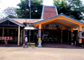 Penutupan TSTJ hari pertama, beberapa calon pengunjung kecelik karena tidak tahu TSTJ ditutup di Solo pada Kamis, 1 September 2022. (Antara)