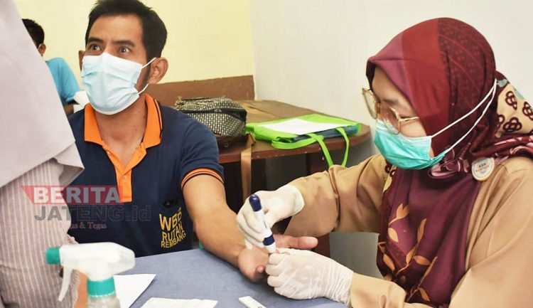 Rutan Kelas IIB Rembang Laksanakan Penyuluhan dan Tes HIV bagi Warga Binaan Bekerjasama dengan Puskesmas 1 Rutan Kelas IIB Rembang Laksanakan Penyuluhan dan Tes HIV bagi Warga Binaan Bekerjasama dengan Puskesmas