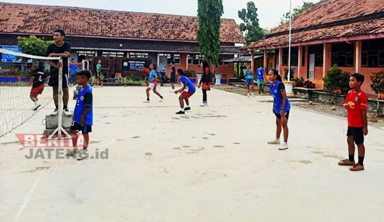 Menjadi Langganan Juara Sepak Takraw, Ini Pesan Ketua DPRD Kendal Makmun 1 Menjadi Langganan Juara Sepak Takraw, Ini Pesan Ketua DPRD Kendal Makmun